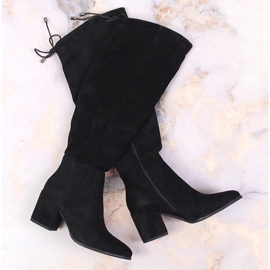 Bottes en daim pour femmes sur un poteau isolé noir Vinceza le noir 2