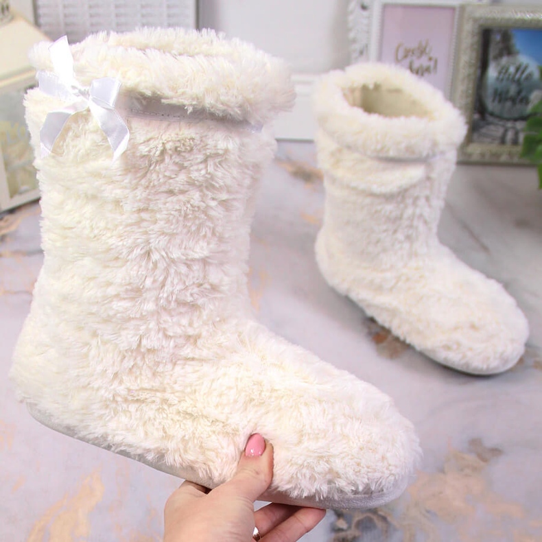 BM Chaussons femme haute isolation fourrure blanche Stella écru 1 BM Chaussons femme haute isolation fourrure blanche Stella écru 1