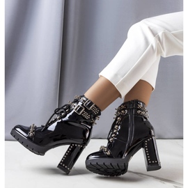 BM Bottes laquées noires de Goyo le noir 2