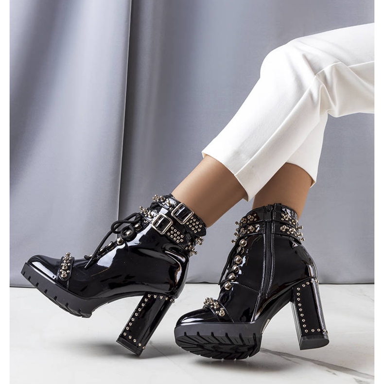 BM Bottes laquées noires de Goyo 2