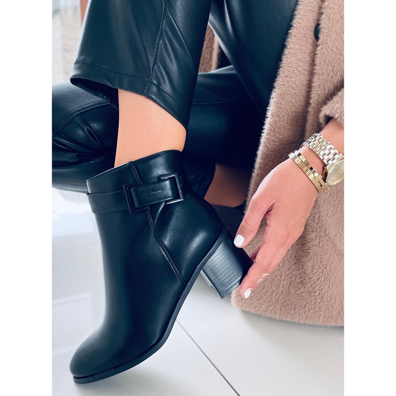 BM Bottes à talons Dolores noires 1