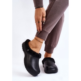 PM2 Chaussons chauds en mousse pour femmes Crocs Black Cova noir 1