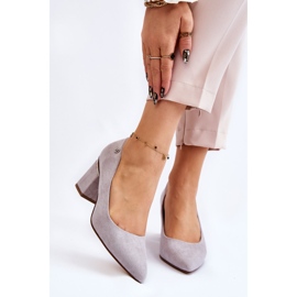 Escarpins à talons hauts en daim classiques avec embellissements Derren gris 1
