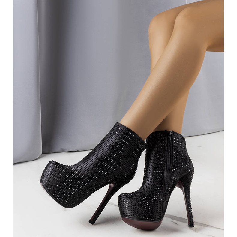 PA1 Bottes noires à talons hauts de Tatiana le noir 1