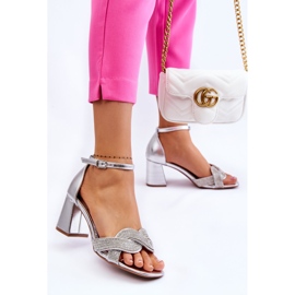 PA1 Sandales Sur Un Petit Talon Avec Strass Argent Monra 2