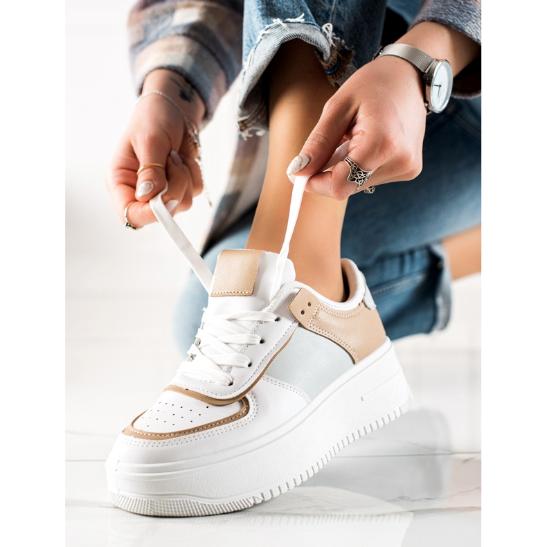 TRENDI Baskets à la mode sur une large plateforme multicolore 1