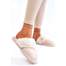 Des pantoufles lisses des femmes avec une fourrure beige brillante 3