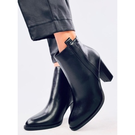 Bottes classiques Alona Black sur le poteau noir 2