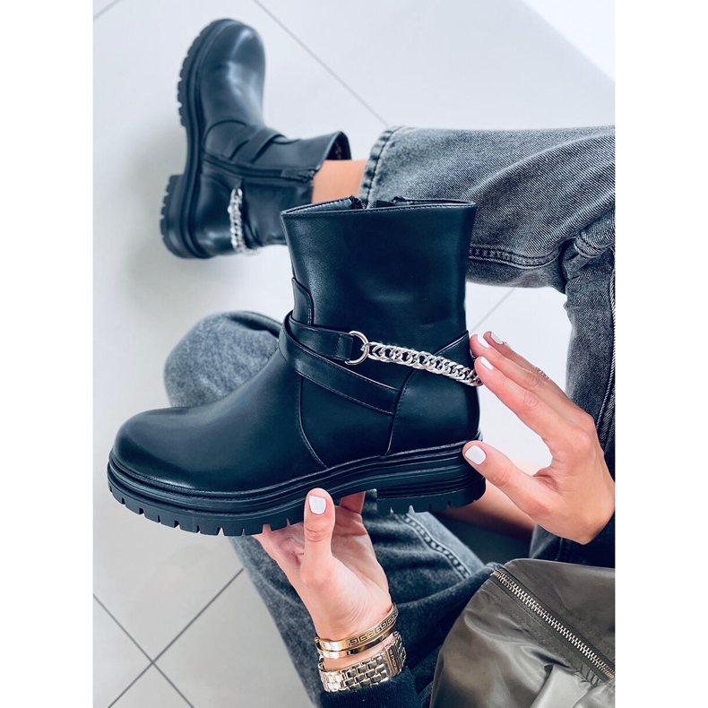 BM Cindy Bottines noires avec chaîne le noir 1