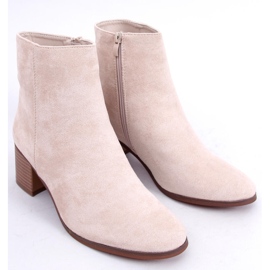 Bottes classiques en daim Natina Beige 5