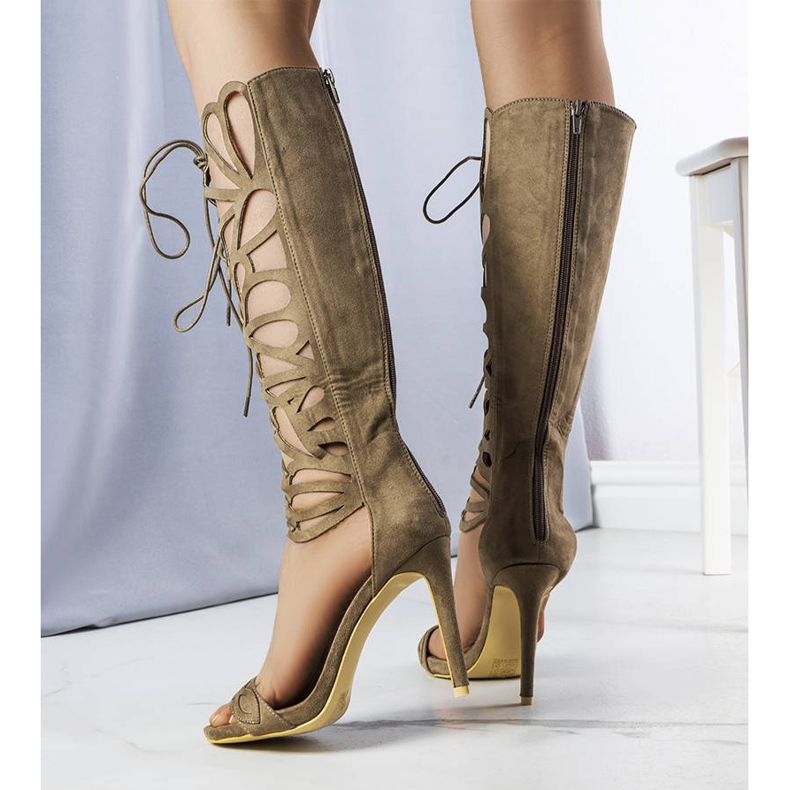 Sandales vertes avec une tige décorative de Julio 1