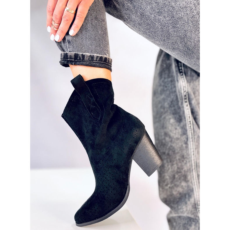 BM Santiags noires ajourées Douglas 1