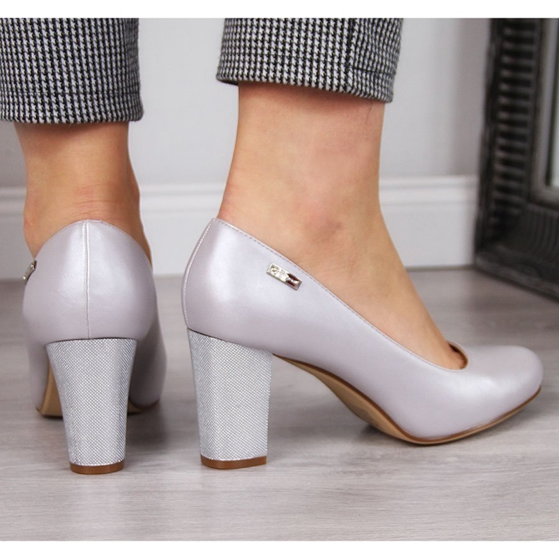 Escarpins sur un post Sergio Leone nacré argenté 2