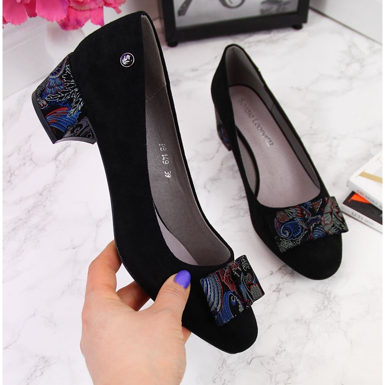 Escarpins noirs sur nœud décoratif de Sergio Leone 2