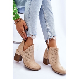 PM1 Bottes découpées en daim beige clair Layne 10