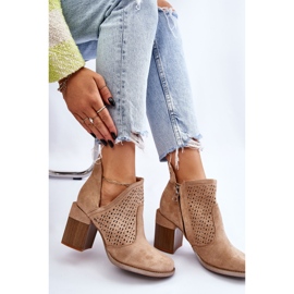 PM1 Bottes découpées en daim beige Layne 1