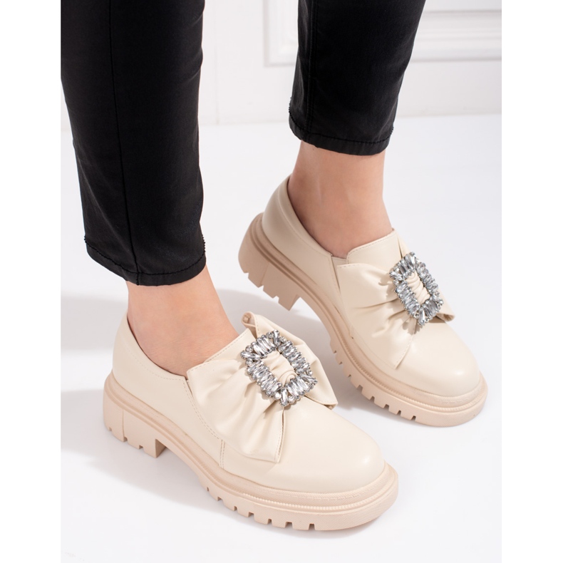 Brogues beiges pour femmes avec un nœud de Shelovet 1 Brogues beiges pour femmes avec un nœud de Shelovet 1