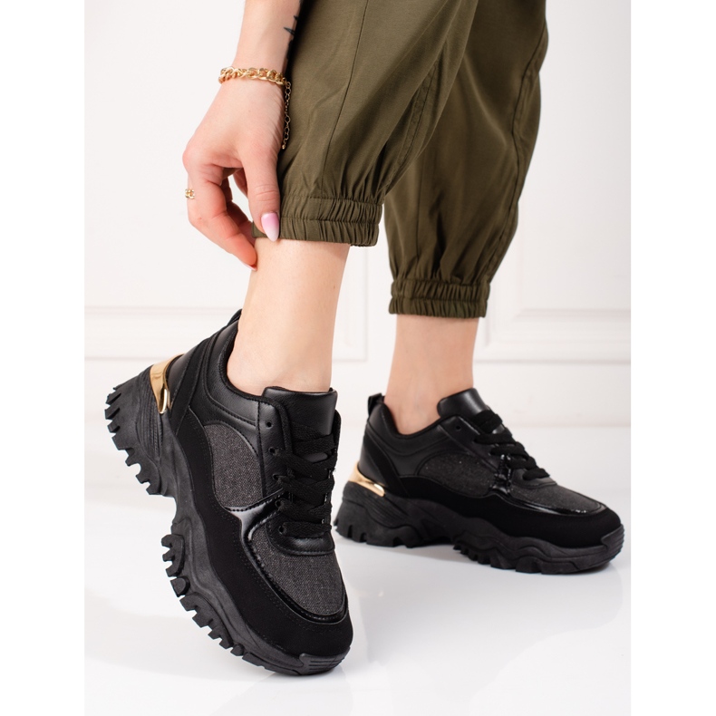 Baskets noires pour femmes sur la plateforme Shelovet le noir 1