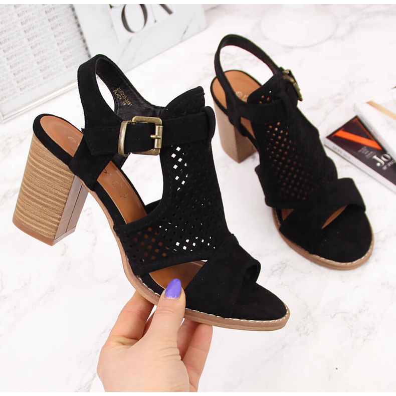 Sandales pour femmes montées sur un poteau eVento noir 2