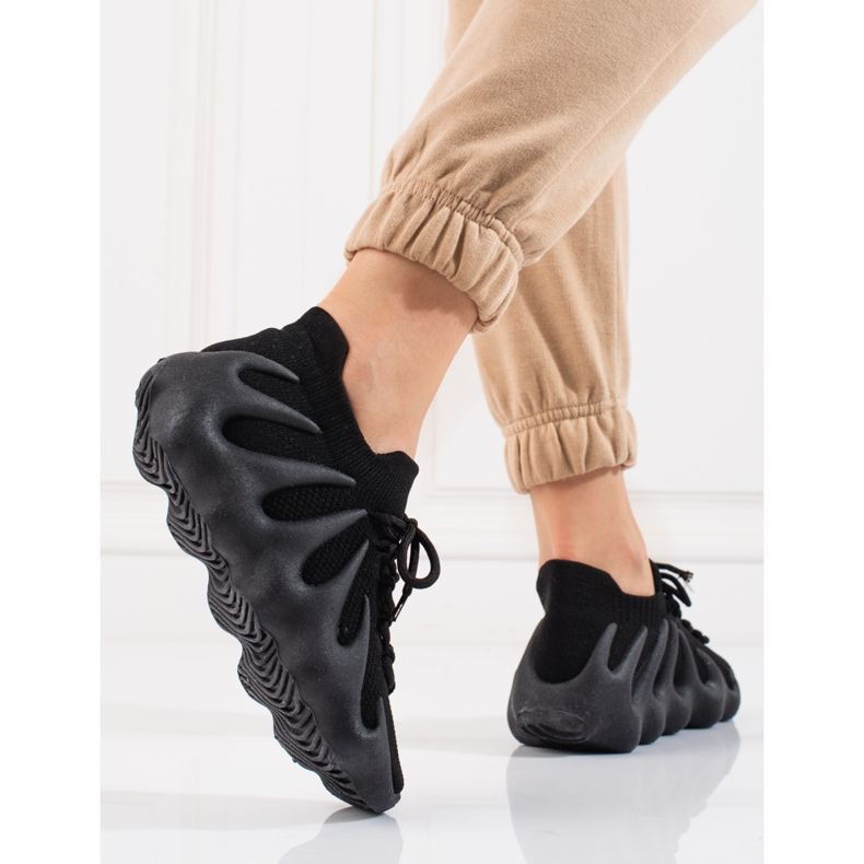 Chaussures de sport pour femmes Shelovet avec une semelle noire à la mode 2 Chaussures de sport pour femmes Shelovet avec une semelle noire à la mode 2