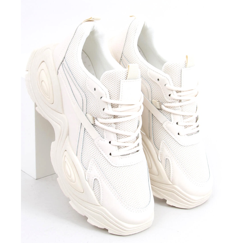 Chaussures de sport femme beiges à semelle haute 2