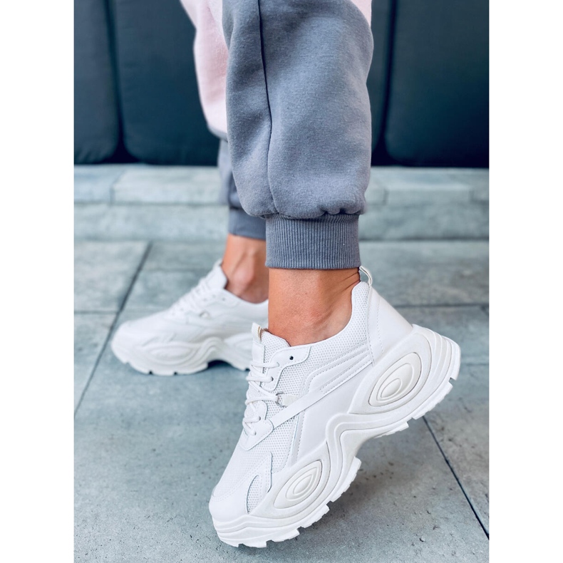 Chaussures de sport femme beiges à semelle haute 4