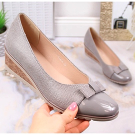 Escarpins compensés pour femme avec un noeud gris Potocki SZ12062 1