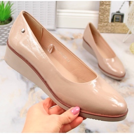 Chaussures compensées laquées beiges pour femmes Vinceza 10865 1 Chaussures compensées laquées beiges pour femmes Vinceza 10865 1