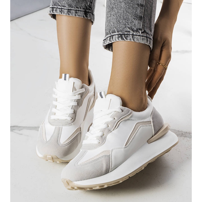 BM Baskets grises sur la plateforme Ada beige 1