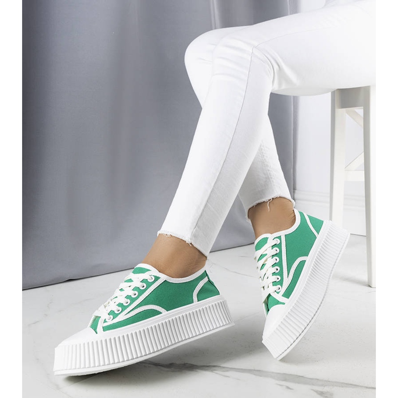 BM Baskets vertes sur la plateforme Delores 1