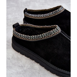 Des pantoufles en daim pour femmes avec de la fourrure et de la broderie noire le noir 1