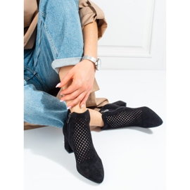 Bottes ajourées pour femmes sur un petit talon Vinceza noir le noir 2