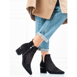 Bottes ajourées pour femmes sur un petit talon Vinceza noir 1