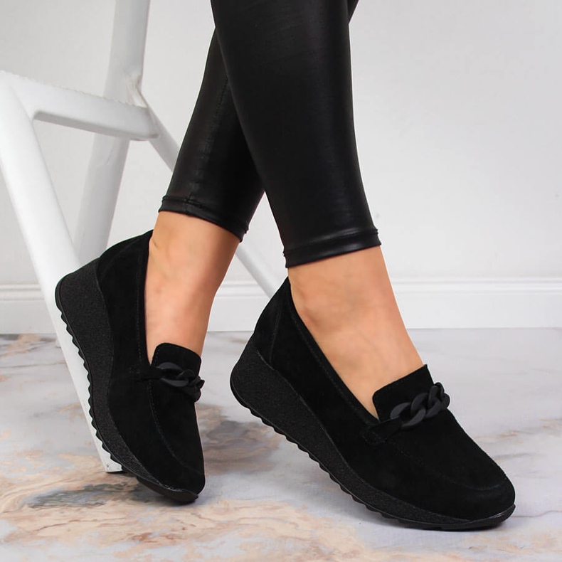 Mocassins en cuir Filippo DP3632 sur un coin avec une chaîne le noir 1