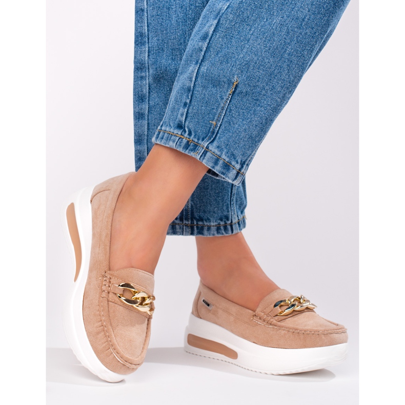 Mocassins compensés Shelovet pour femmes avec chaîne beige 1