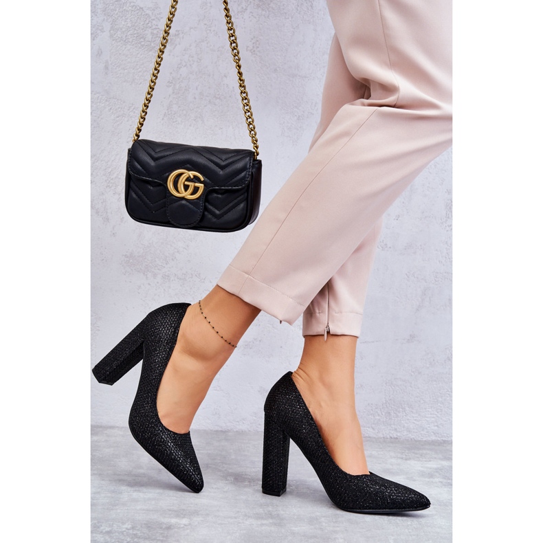 Escarpins brillants sur talon noir le noir 2