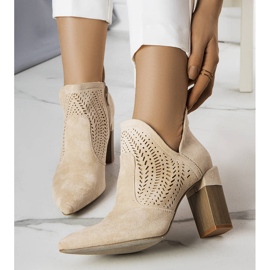 Bottines beiges ajourées Hachée 1
