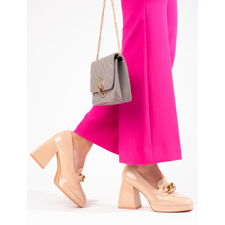 Escarpins à talons beiges de Vinceza 1