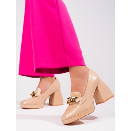 Escarpins à talons beiges de Vinceza 2