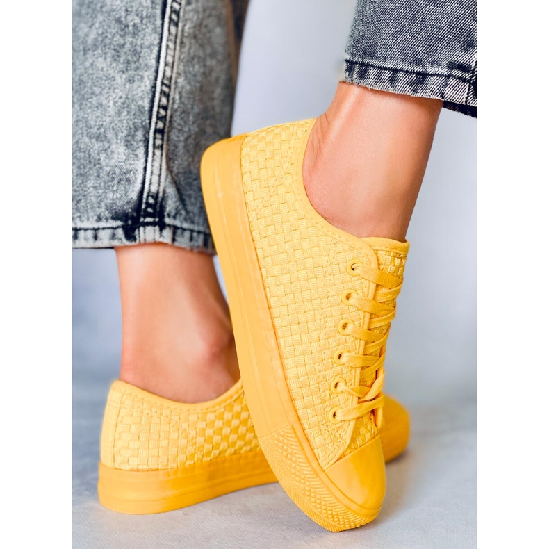 BM Baskets unicolores jaune Sears 1