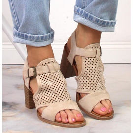 Sandales à tige en daim avec tige beige ajourée eVento 3581 3