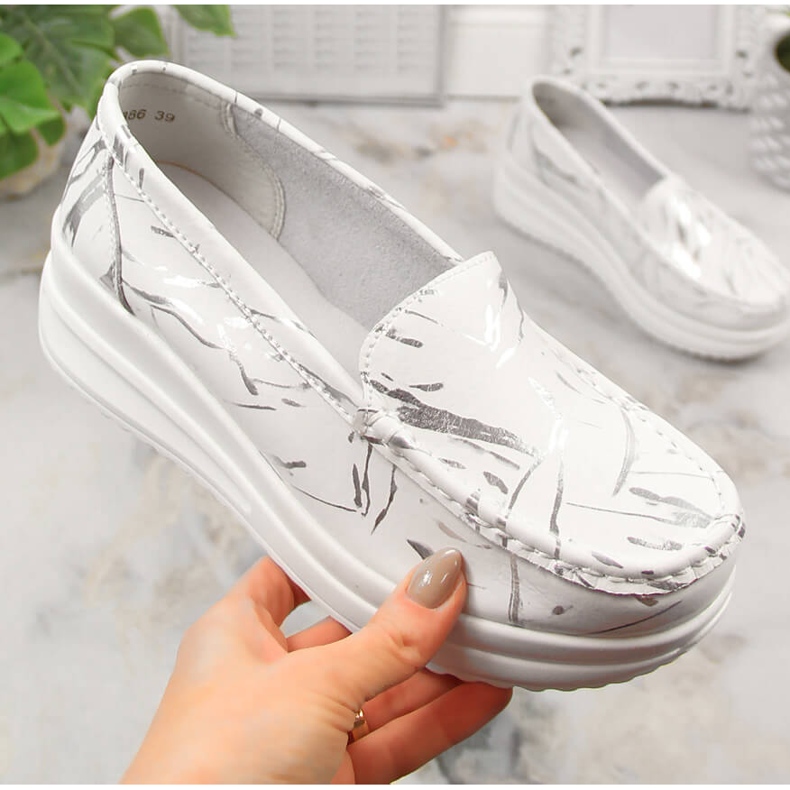 Mocassins en cuir pour femmes sur la plate-forme blanc Artiker 50C1886 blanche 1