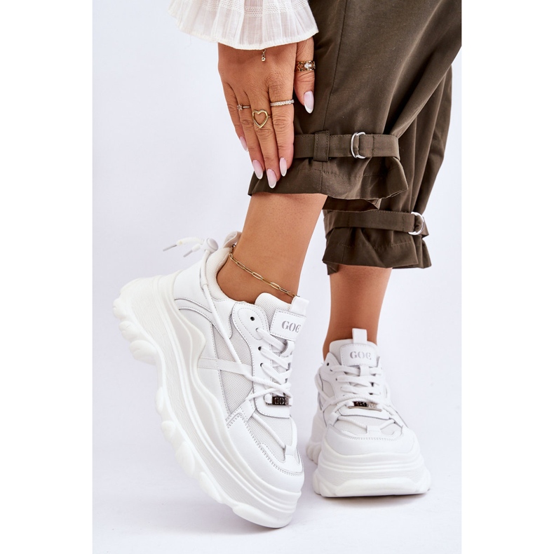 Chaussures De Sport Sur Une Plateforme Massive GOE LL2N4029 Blanc 1