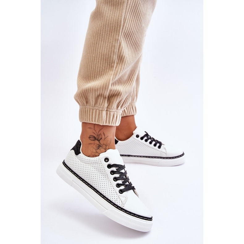 BM Baskets Basses Perforées Pour Femme Blanc Et Noir Daxton 2