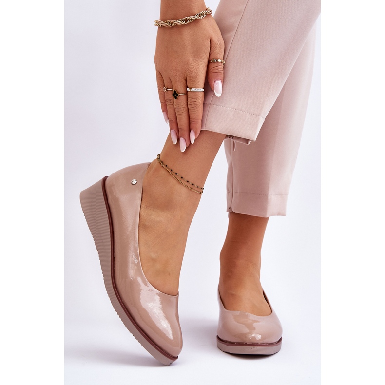 Vinceza Escarpins Compensés Vernis Classiques Beige Paola 1