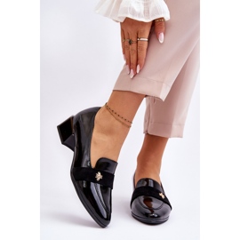 Vinceza Escarpins à talons bas en cuir verni noir avec ornement Doria 1