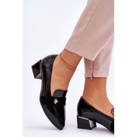 Vinceza Escarpins à talons bas en cuir verni noir avec ornement Doria 2