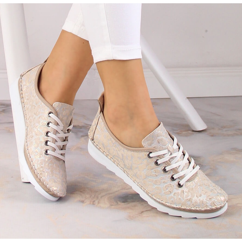 Chaussures de sport légères en cuir pour femmes beige Artiker 52C0691 1