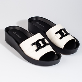 Pantoufles blanches pour femmes sur la plateforme Shelovet 1 Pantoufles blanches pour femmes sur la plateforme Shelovet 1