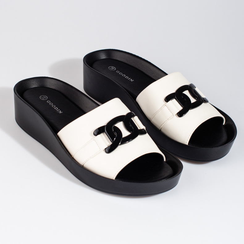 Pantoufles blanches pour femmes sur la plateforme Shelovet 1